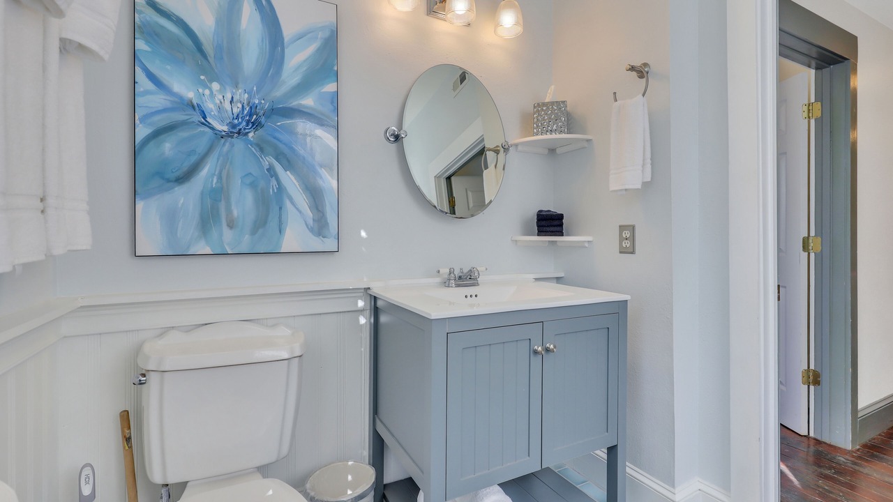 Photo of Bathroom in Beach Institute