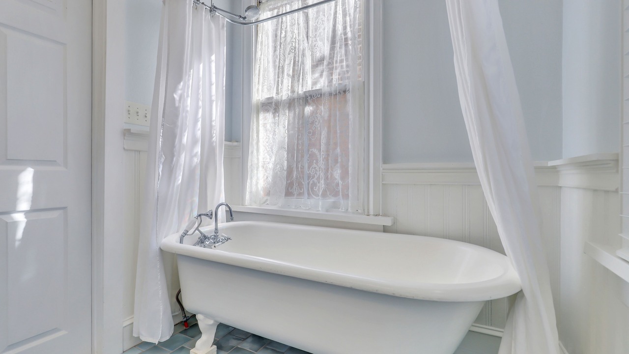 Photo of Bathroom in Beach Institute