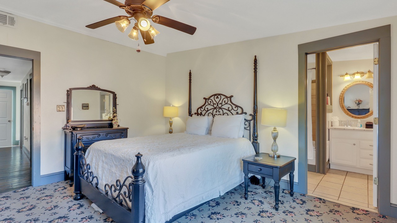 Photo of Bedroom in Beach Institute