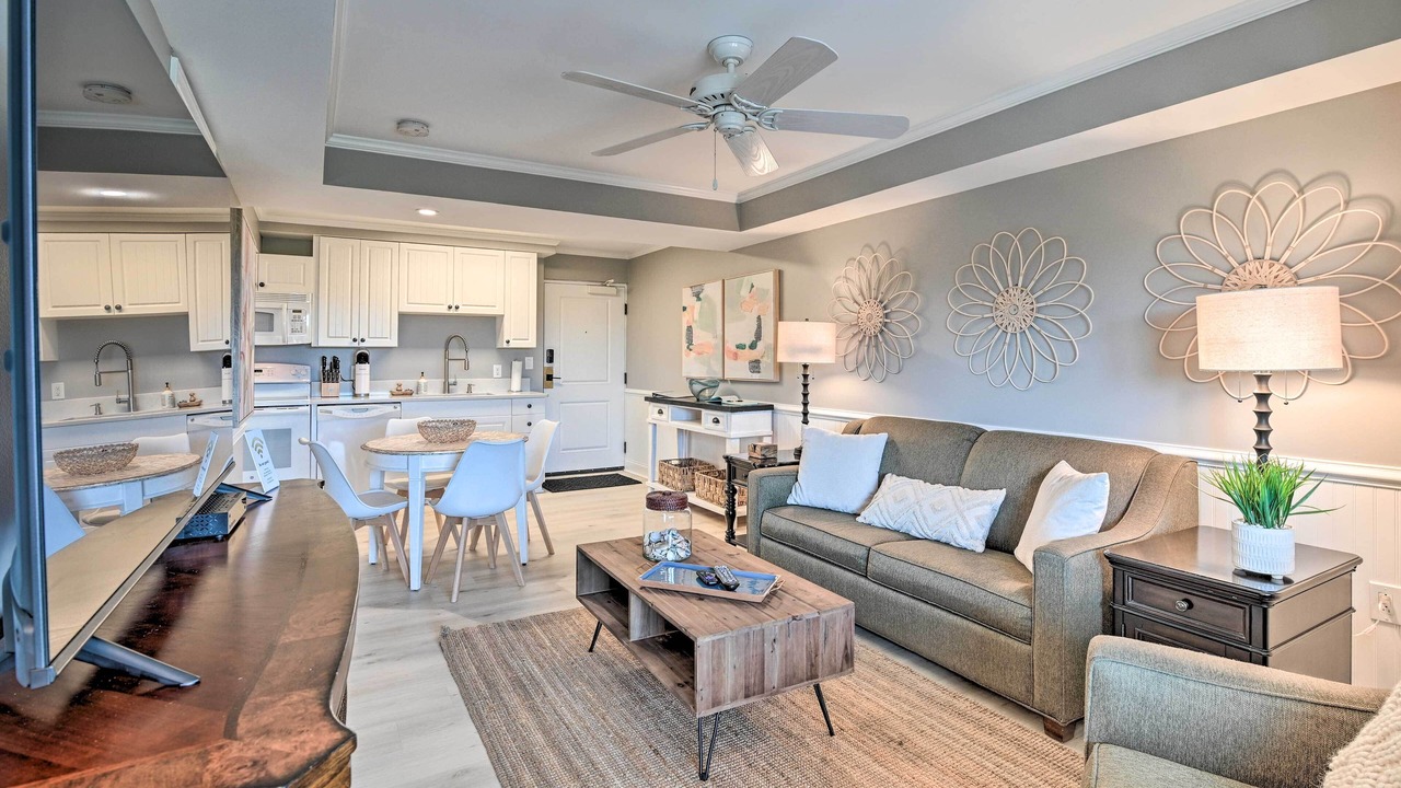 Photo of Livingroom in North Litchfield Beach