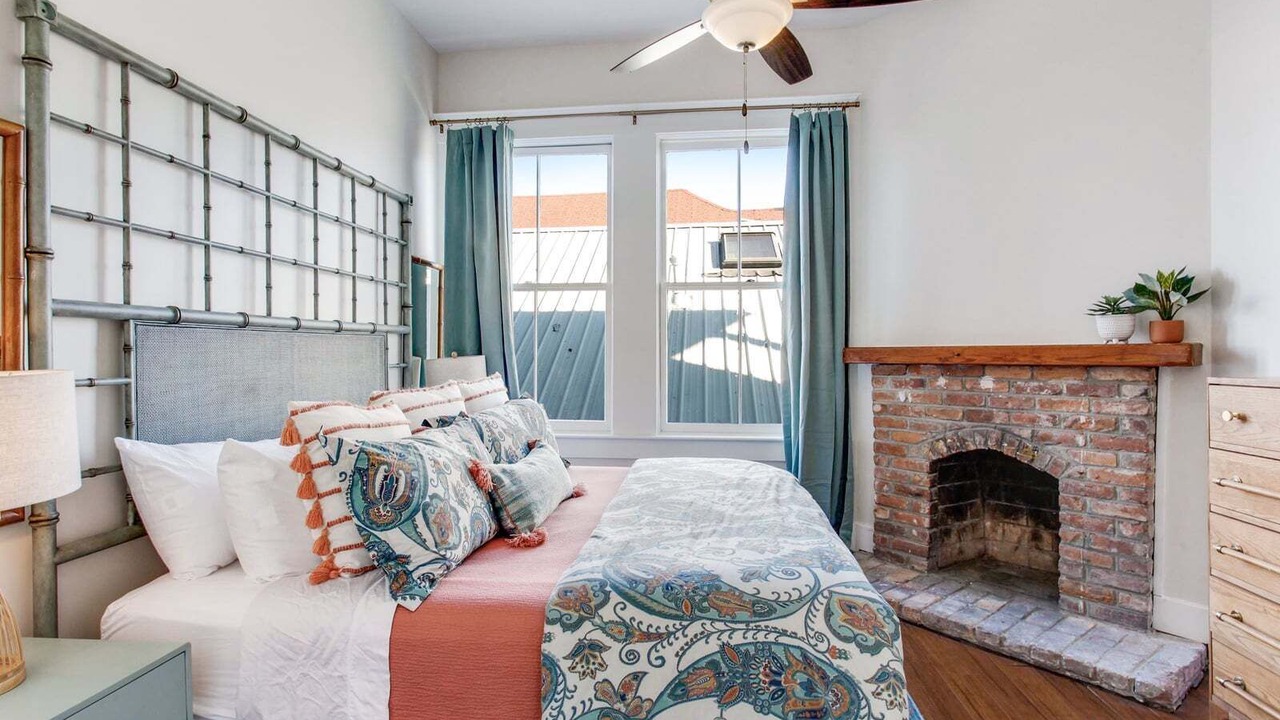 Photo of Bedroom in Metropolitan