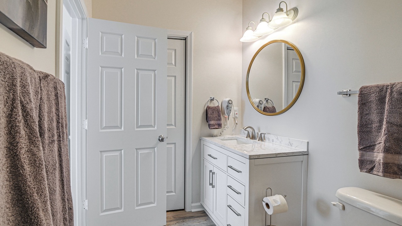 Photo of Bathroom in Red Hill