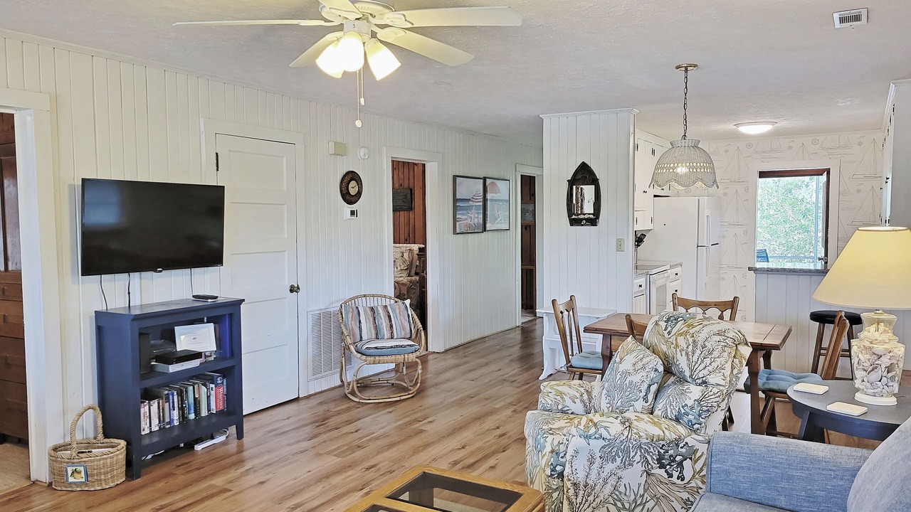 Photo of Livingroom in Litchfield by the Sea