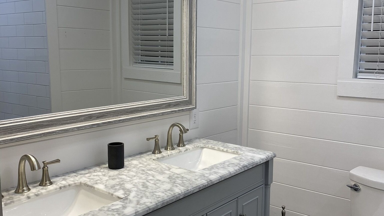Photo of Bathroom in Summerville Historic District