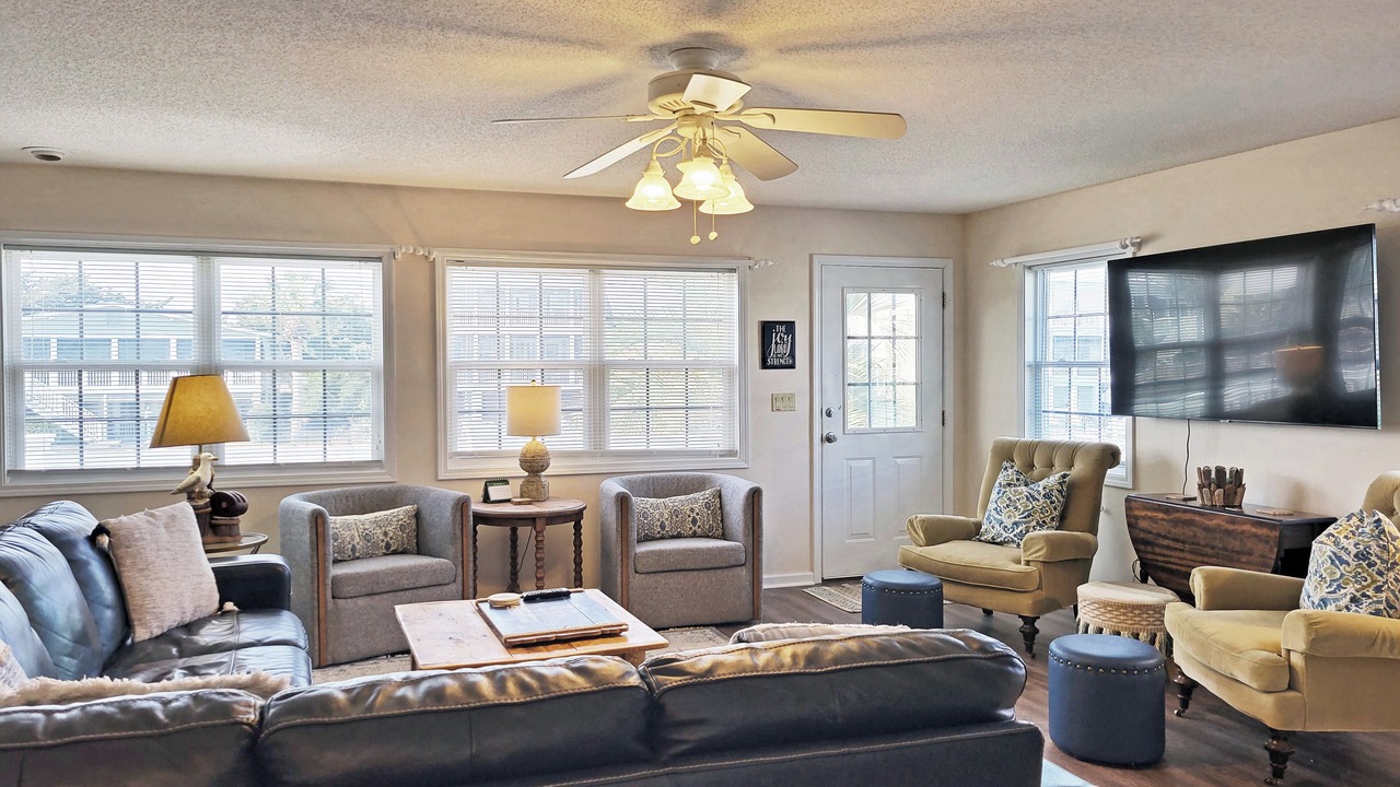Photo of Livingroom in Litchfield by the Sea