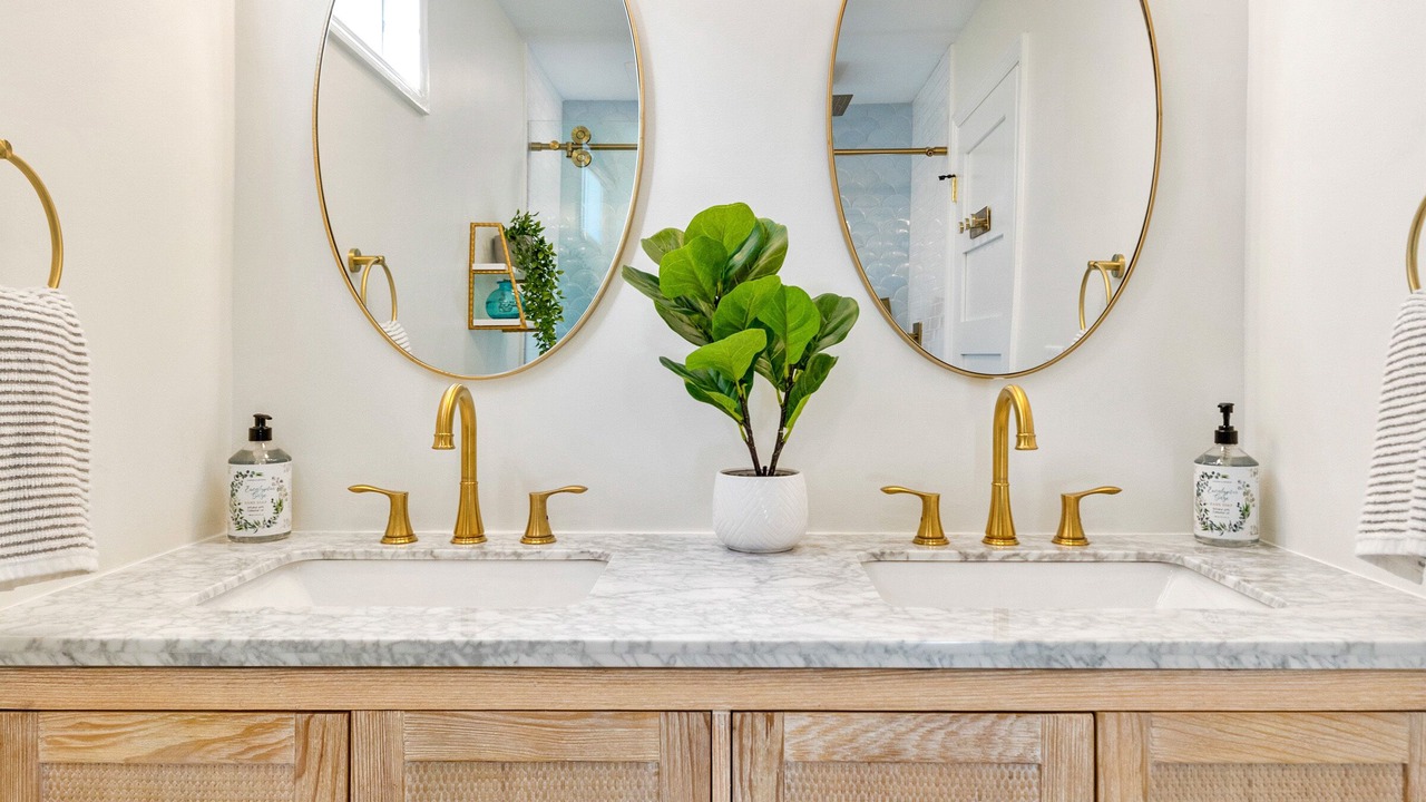 Photo of Bathroom in Cannonborough Elliotborough