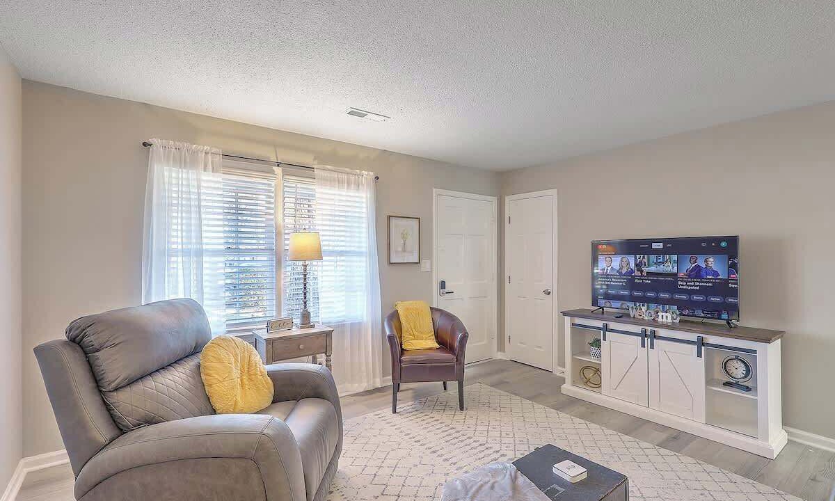 Photo of Livingroom in Goose Creek