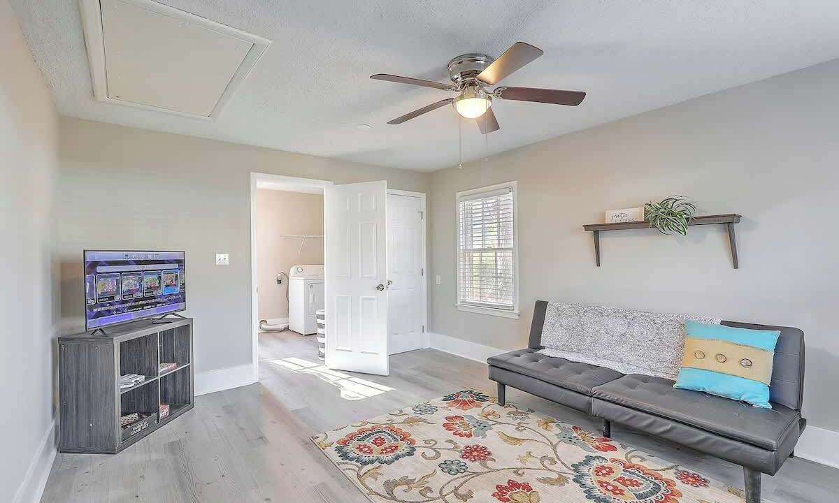 Photo of Livingroom in Goose Creek