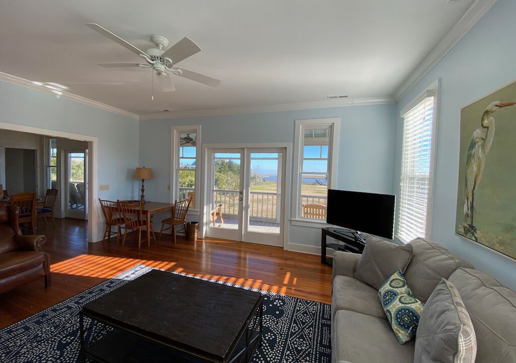 Photo of Livingroom in McClellanville