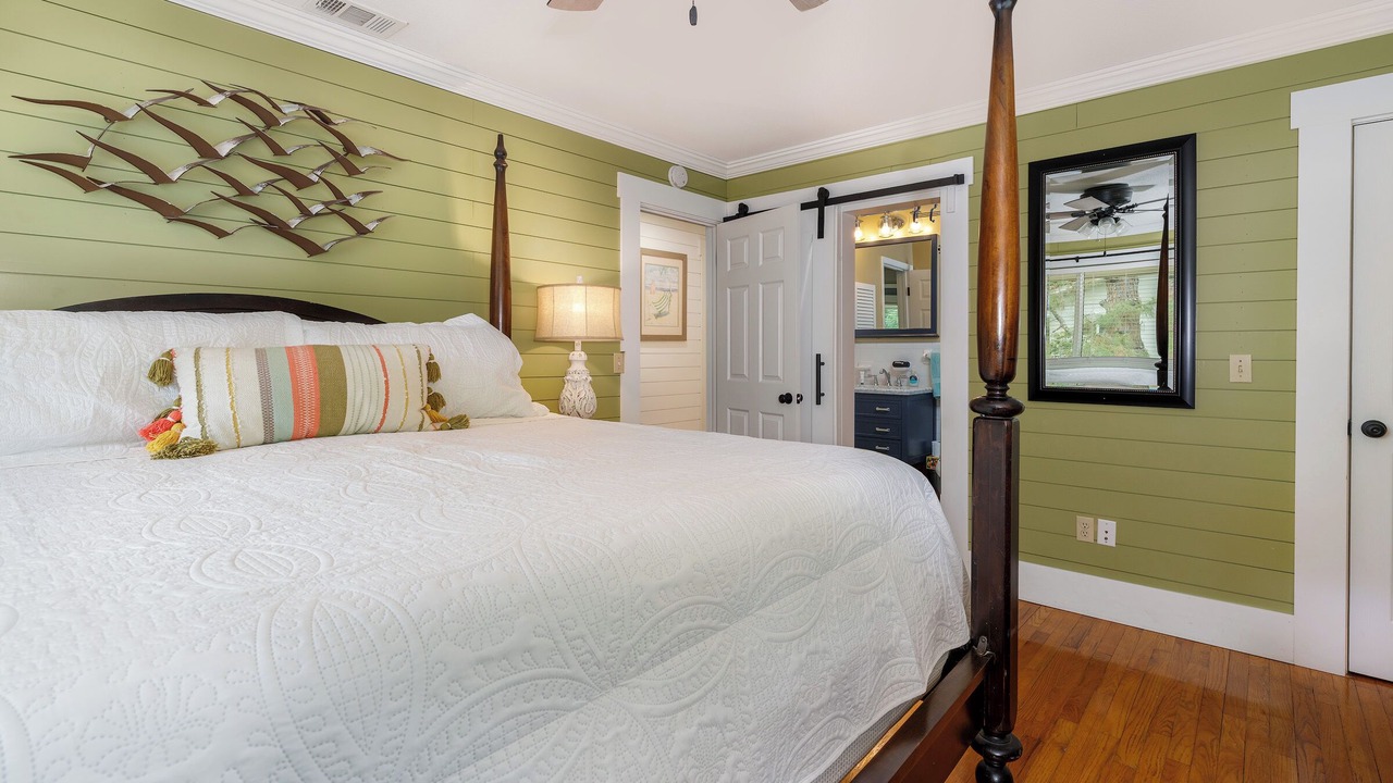 Photo of Bedroom in Saint Helena Island