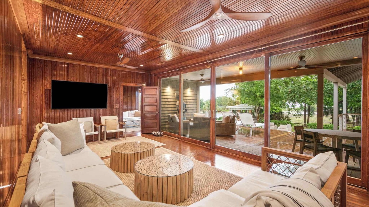 Photo of Livingroom in Sullivan's Island