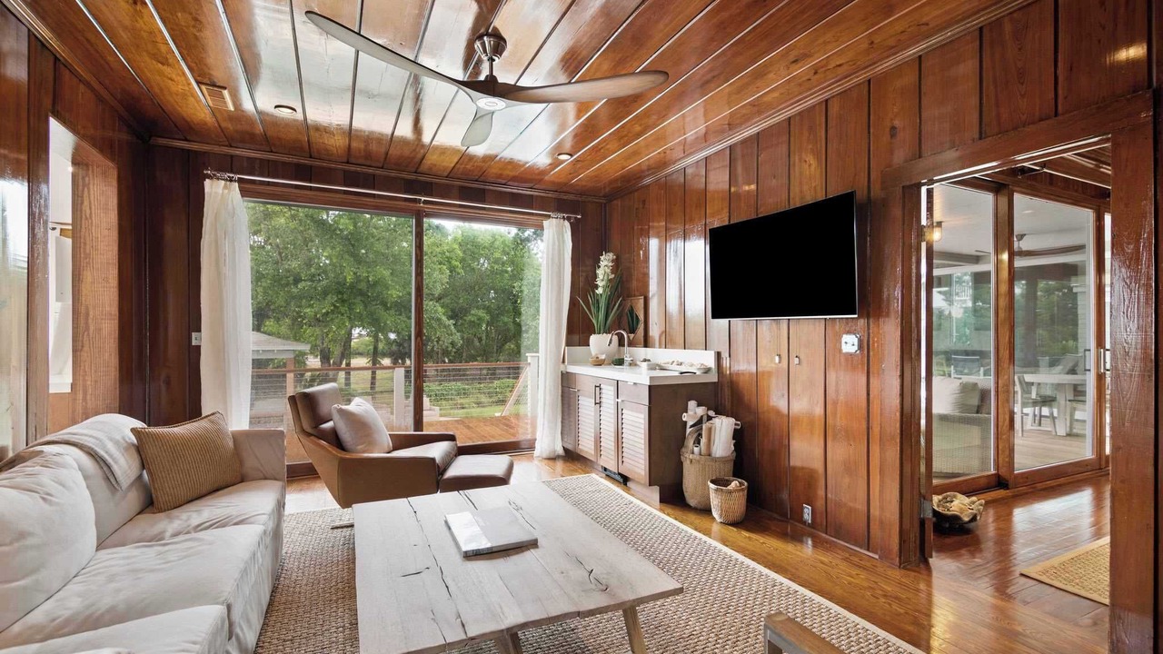 Photo of Livingroom in Sullivan's Island
