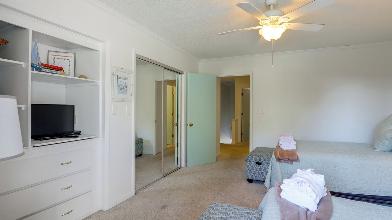 Photo of Bedroom in Arcadian Shores