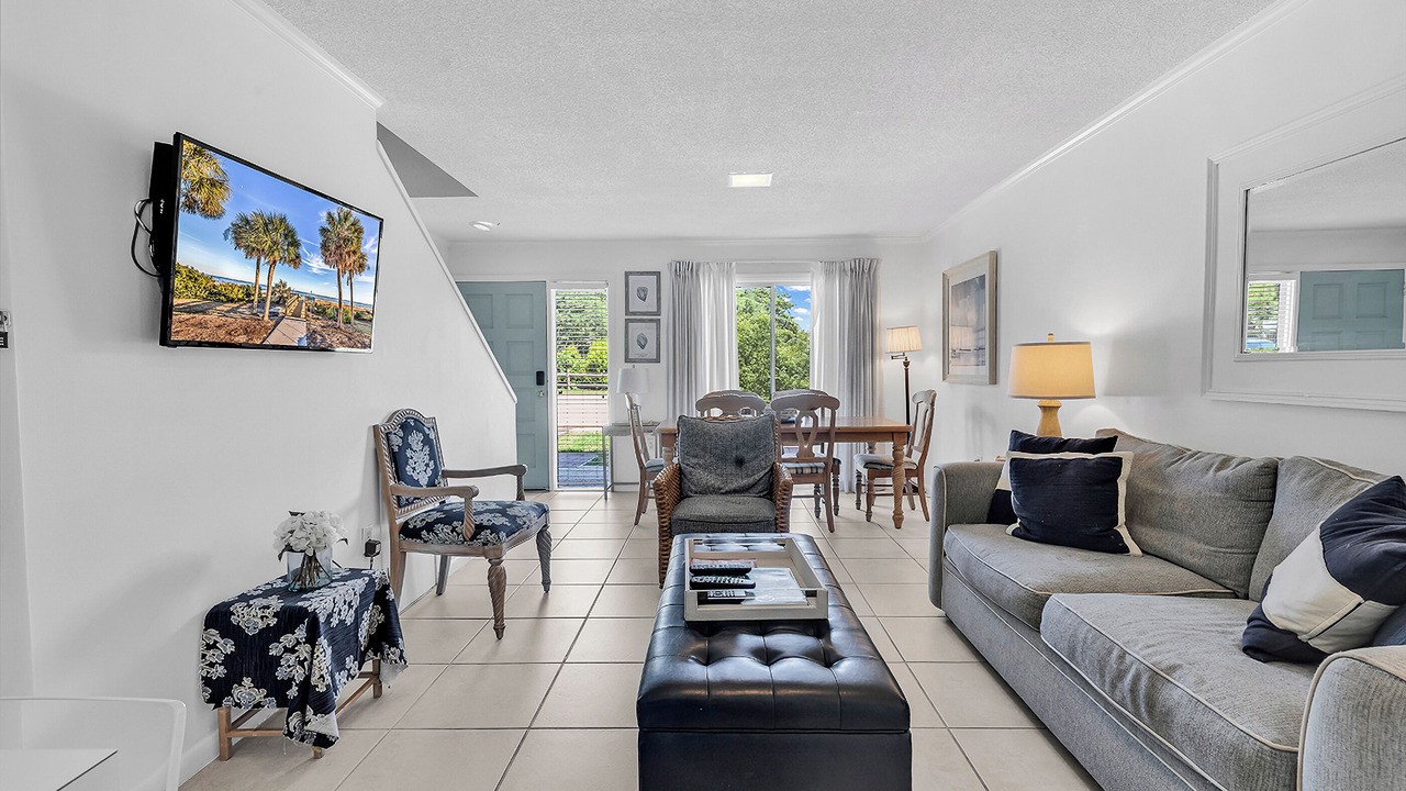 Photo of Livingroom in Arcadian Shores