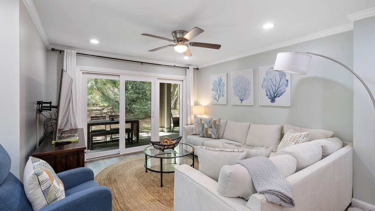 Photo of Livingroom in Tarpon Pond