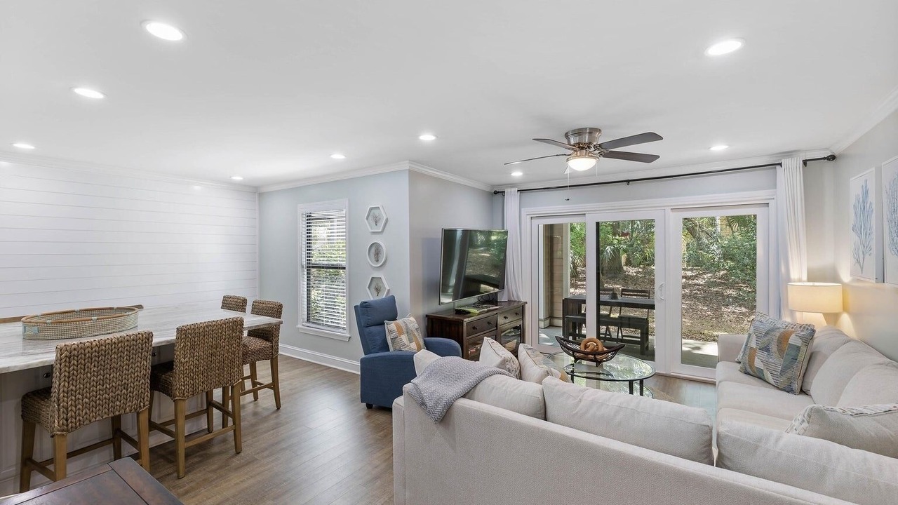 Photo of Livingroom in Tarpon Pond