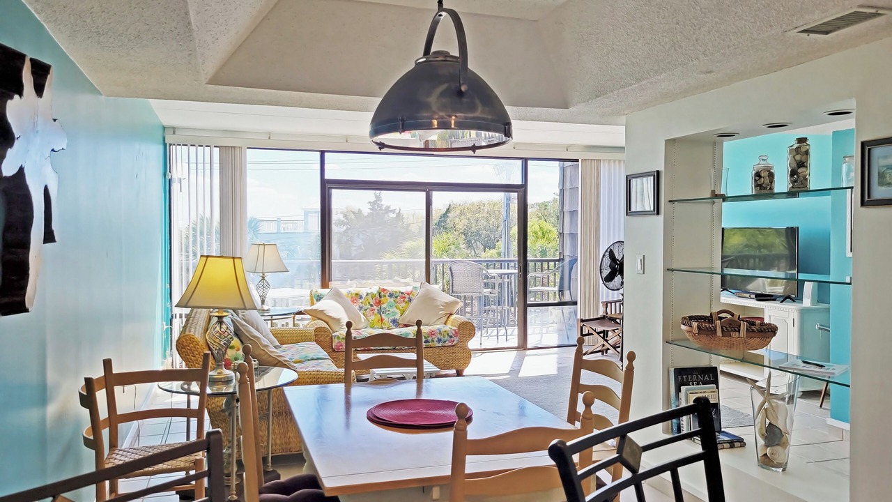 Photo of Livingroom in North Litchfield Beach