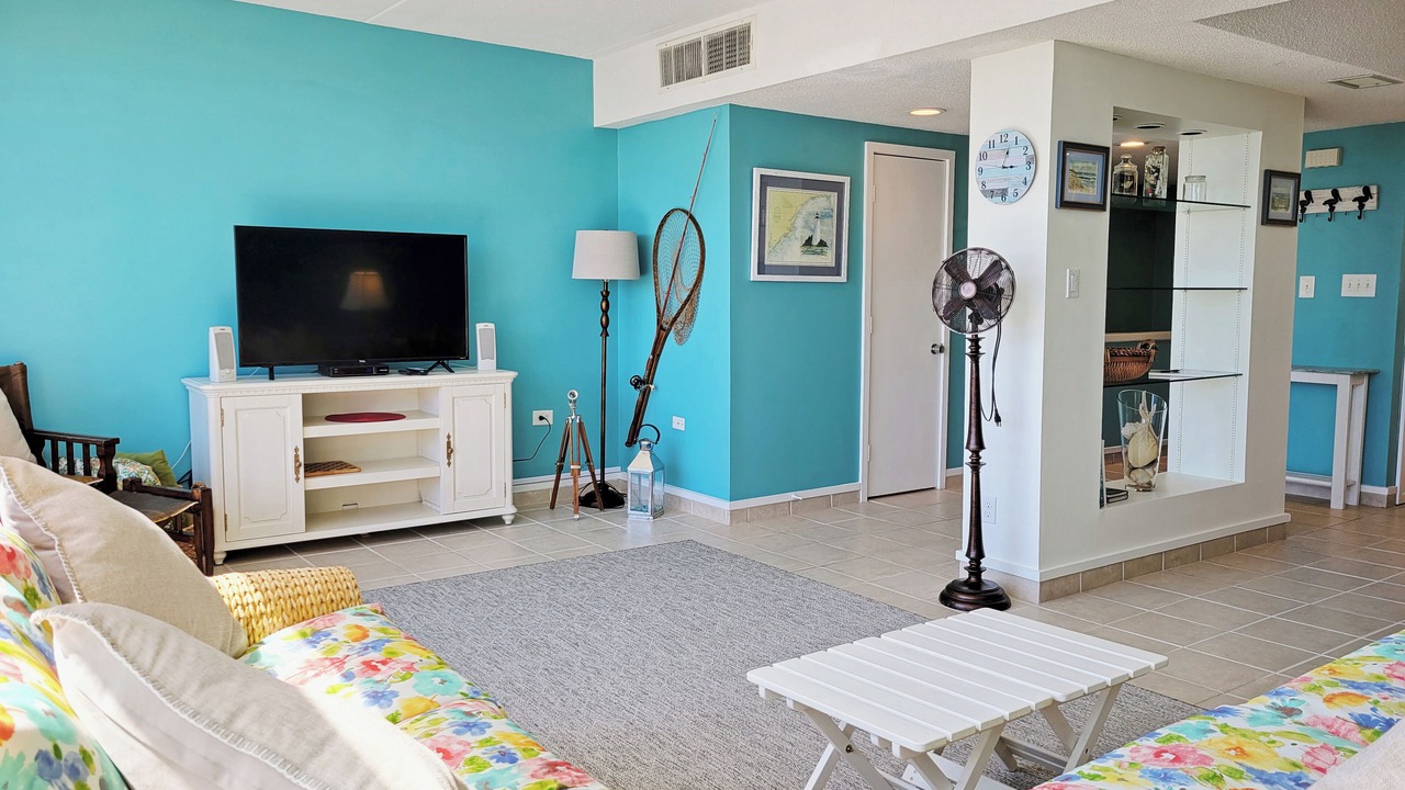 Photo of Livingroom in North Litchfield Beach