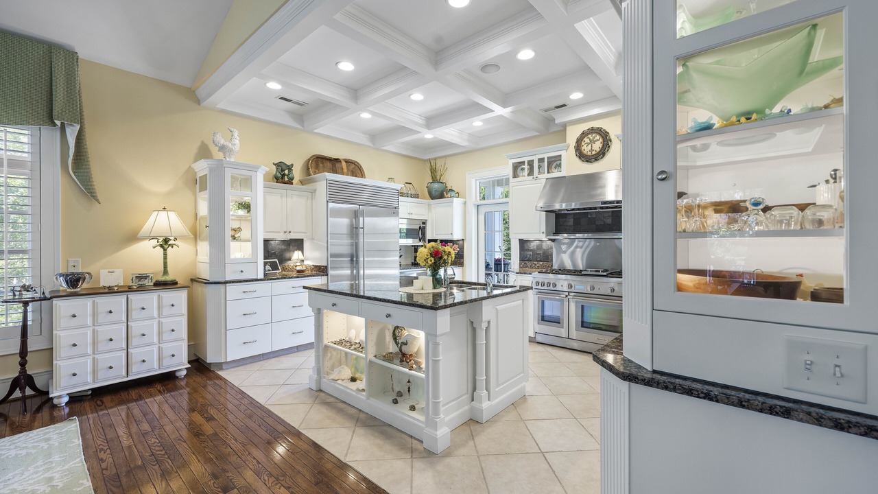 Photo of Kitchen in Debordieu Colony