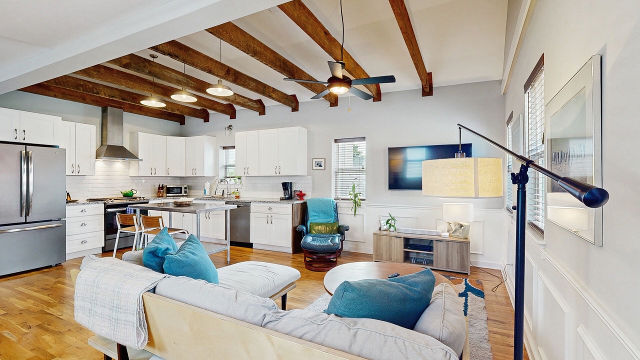 Photo of Livingroom in Westside