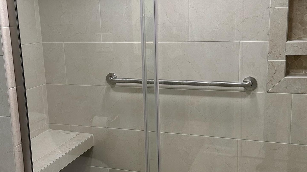 Photo of Bathroom in Arcadian Shores