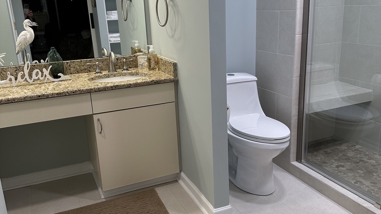 Photo of Bathroom in Arcadian Shores