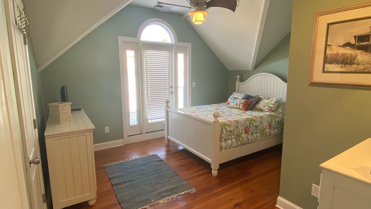 Photo of Bedroom in North Litchfield Beach