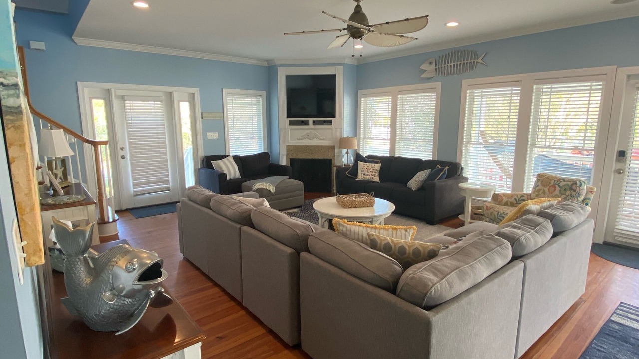 Photo of Livingroom in North Litchfield Beach