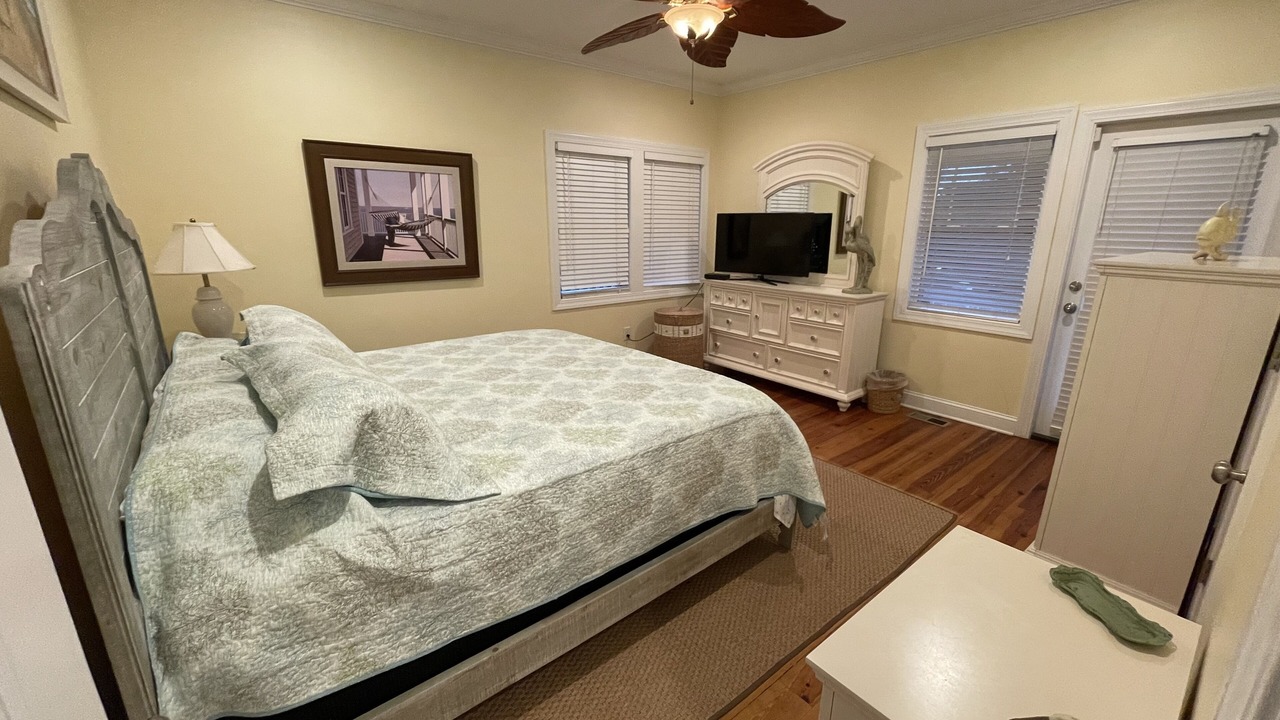 Photo of Bedroom in North Litchfield Beach