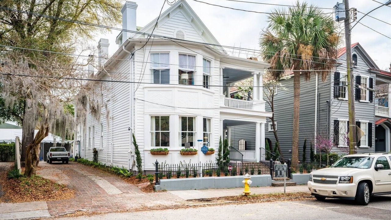 Photo of Others in Downtown Charleston