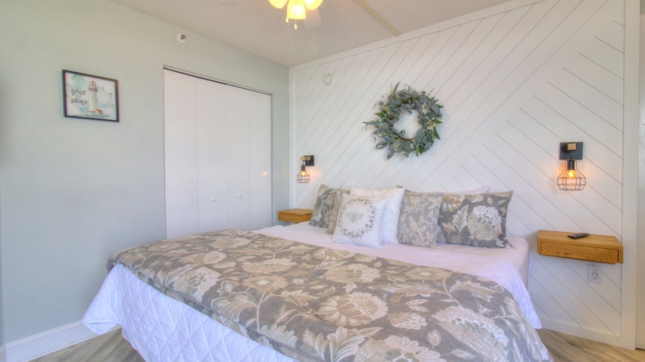 Photo of Bedroom in Arcadian Shores