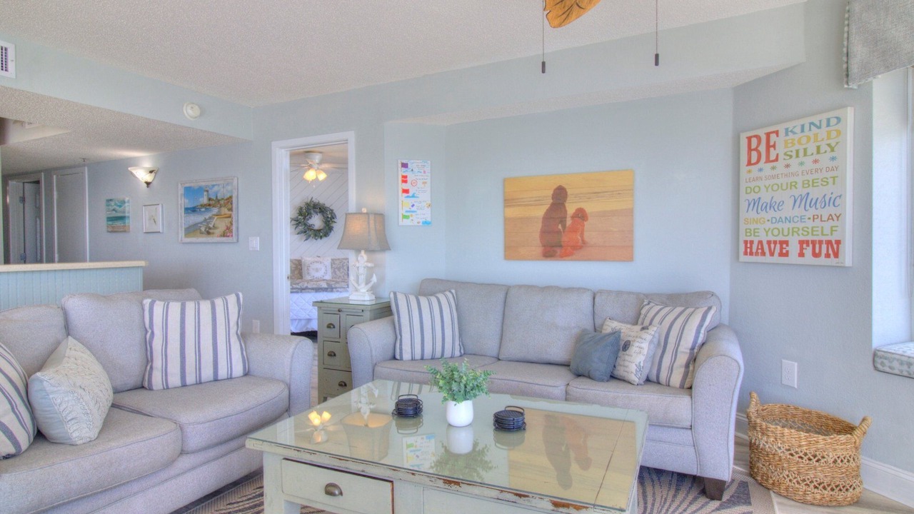 Photo of Livingroom in Arcadian Shores