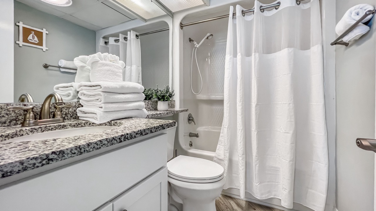 Photo of Bathroom in Arcadian Shores