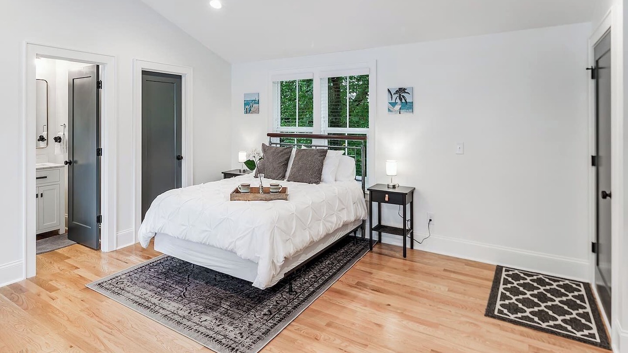 Photo of Bedroom in Villa Heights