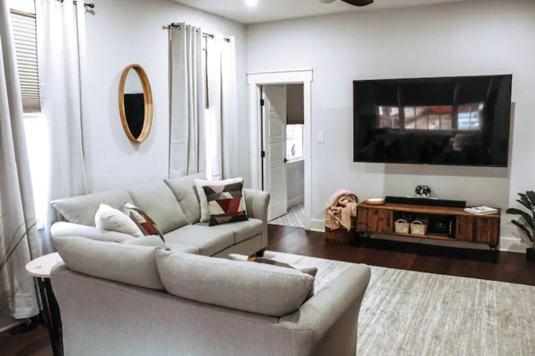 Photo of Livingroom in Westside