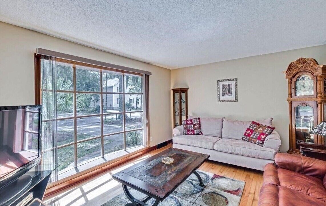 Photo of Livingroom in Charleston