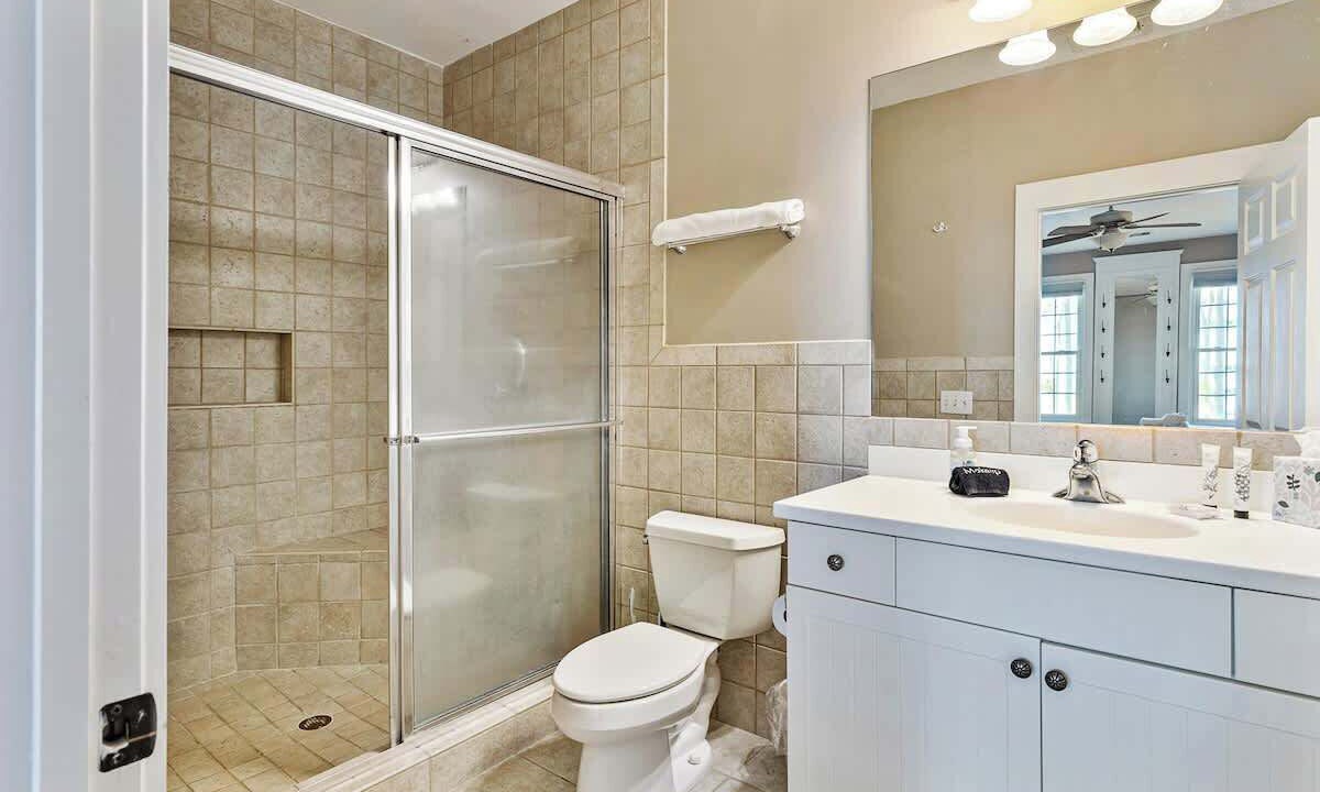 Photo of Bathroom in Melrose on the Beach
