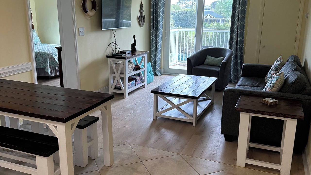 Photo of Livingroom in North Litchfield Beach