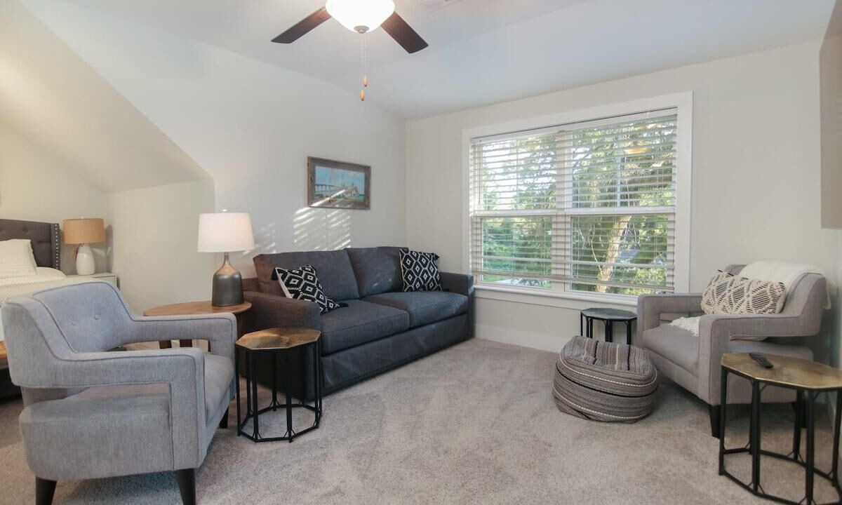 Photo of Livingroom in Mount Pleasant