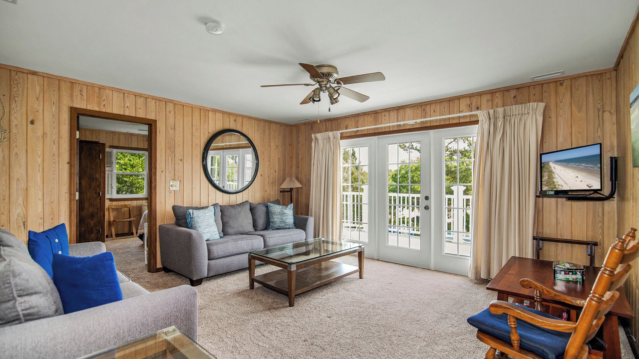 Photo of Livingroom in North Litchfield Beach