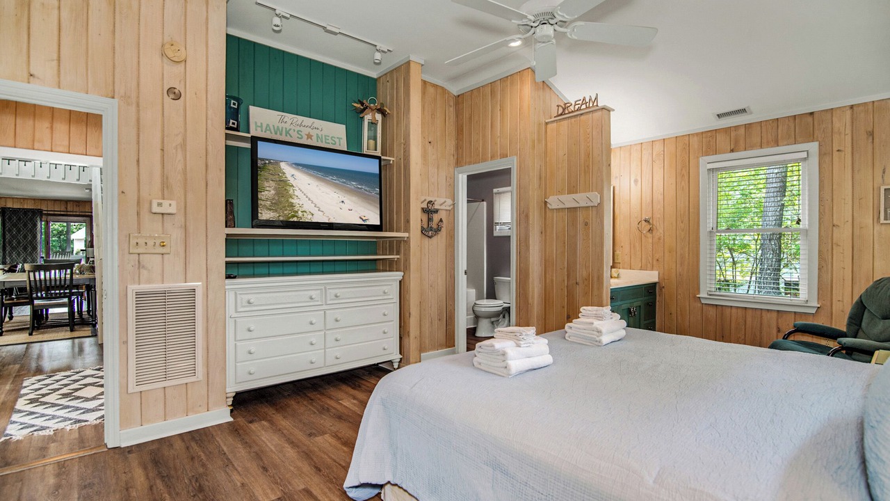 Photo of Bedroom in North Litchfield Beach