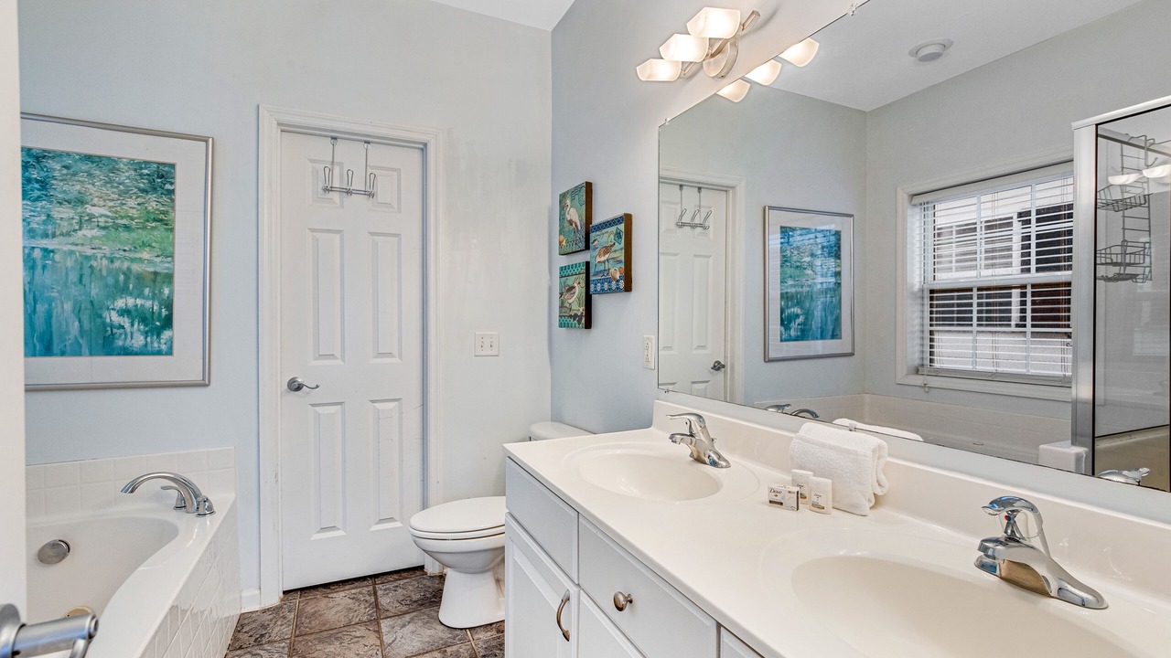 Photo of Bathroom in Waters Edge
