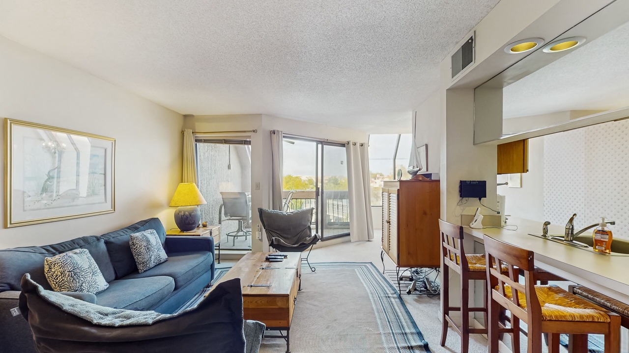 Photo of Livingroom in Shelter Cove