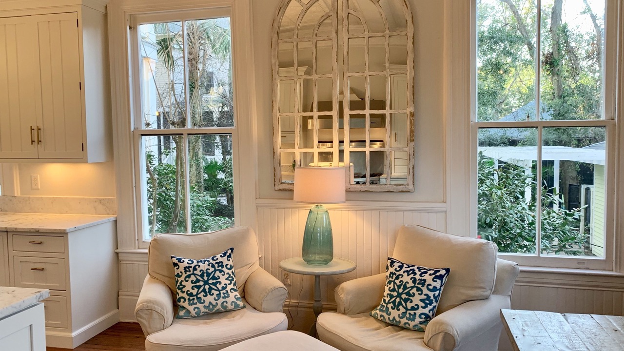 Photo of Livingroom in Sullivan's Island