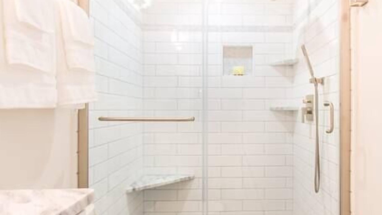 Photo of Bathroom in Riverland Terrace