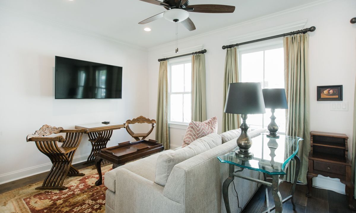 Photo of Livingroom in Beach Institute