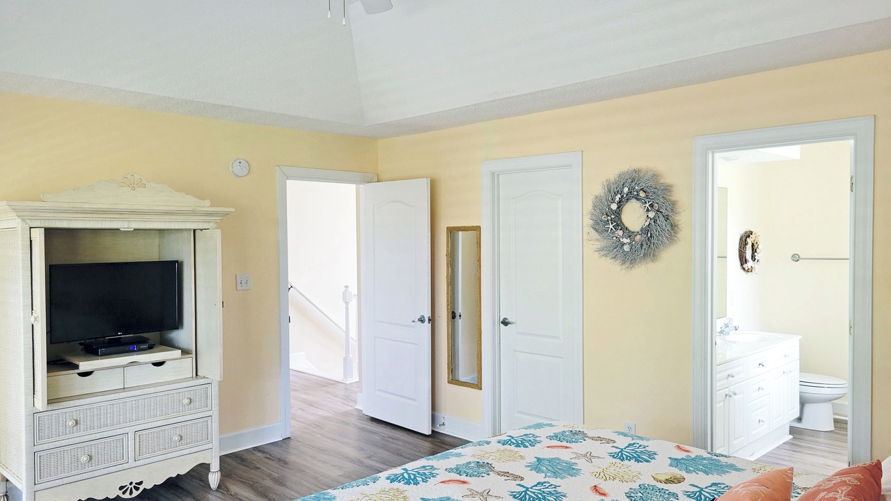 Photo of Bedroom in North Litchfield Beach