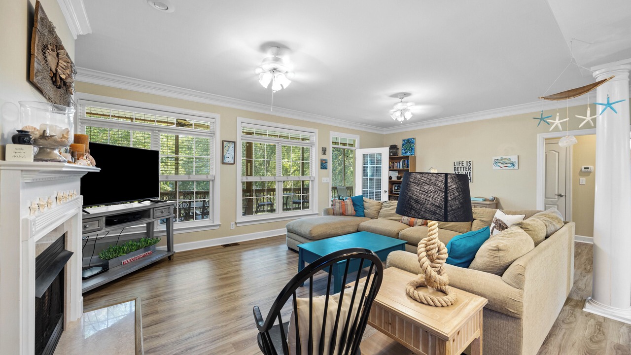 Photo of Livingroom in North Litchfield Beach