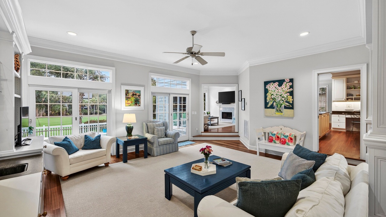 Photo of Livingroom in Vanderhorst Plantation