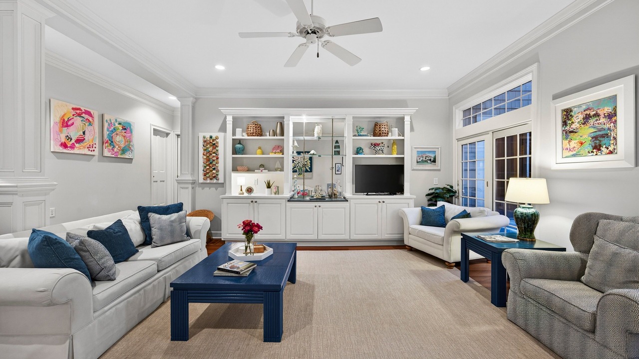 Photo of Livingroom in Vanderhorst Plantation